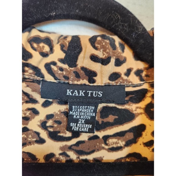 Kaktus Women's Brown Leopard Print Long Sleeve Front Button Blouse Top Size 2X - Picture 3 of 5